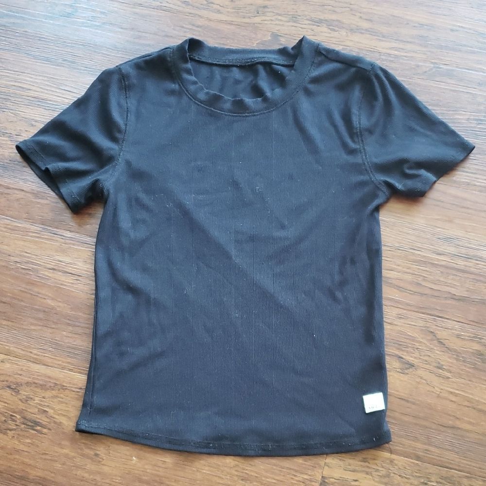 Vuori Womens Black Athleisure Casual Chic Edgy Feminine Ribbed Tee Size XSmall